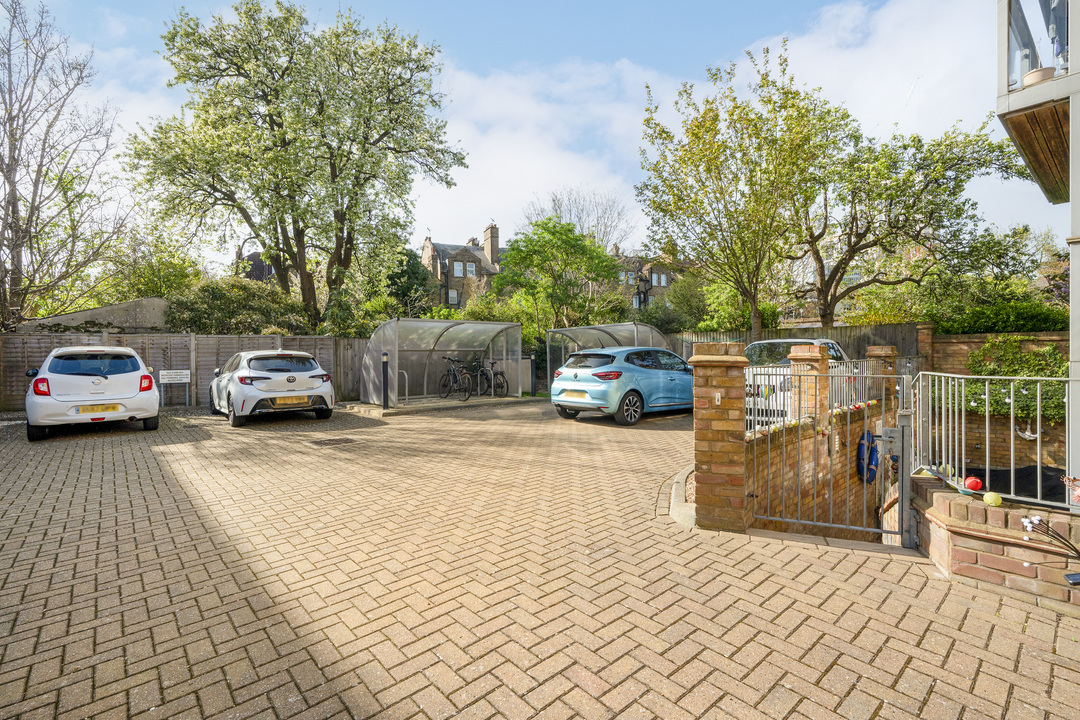 2 bed apartment for sale in Hartington Road, Ealing, London, W13  - Property Image 13