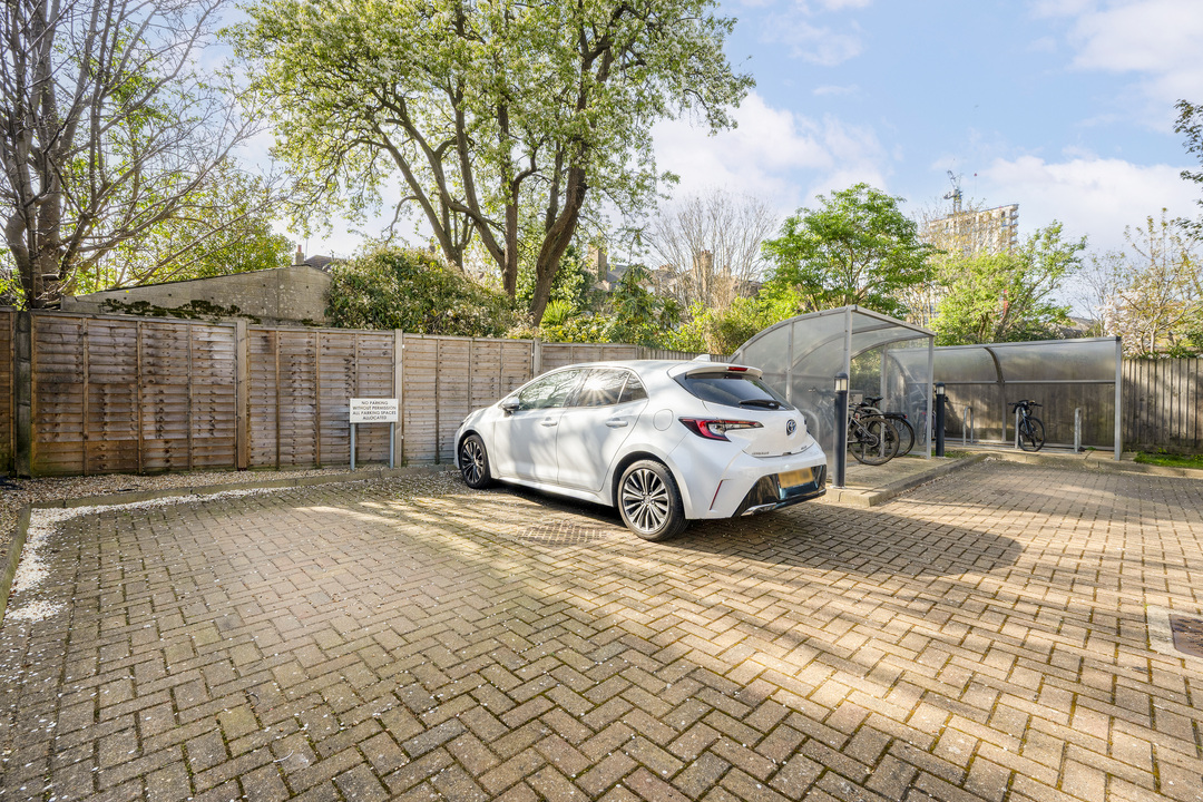 2 bed apartment for sale in Hartington Road, Ealing, London, W13  - Property Image 14