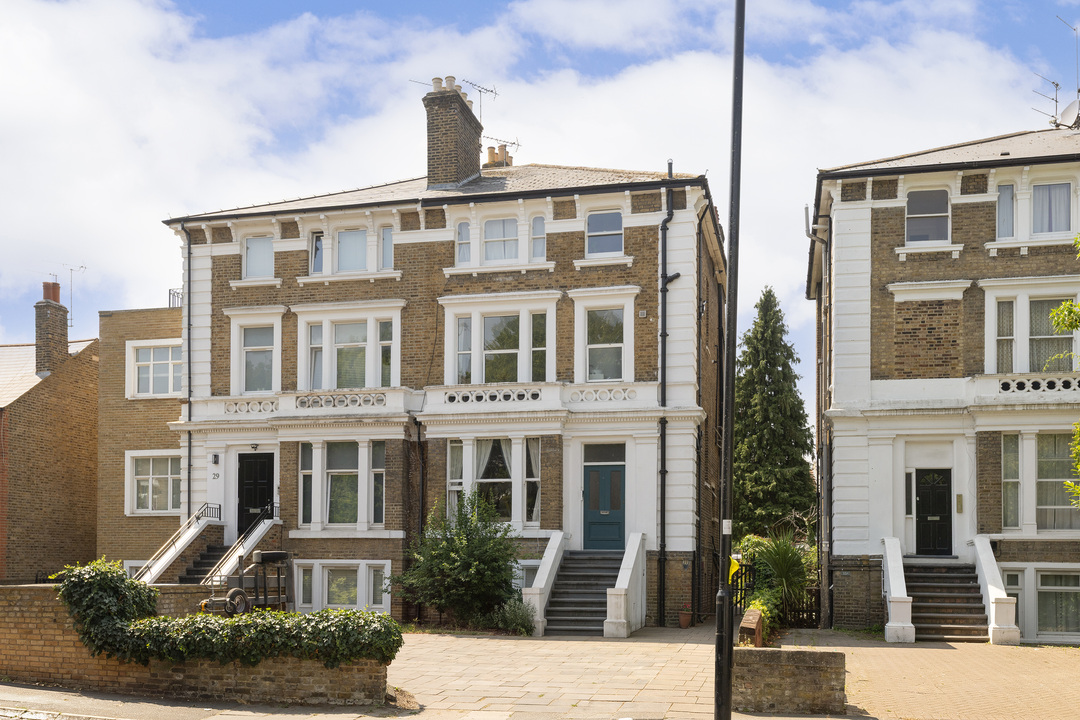 2 bed apartment for sale in Argyle Road, Ealing, London, W13