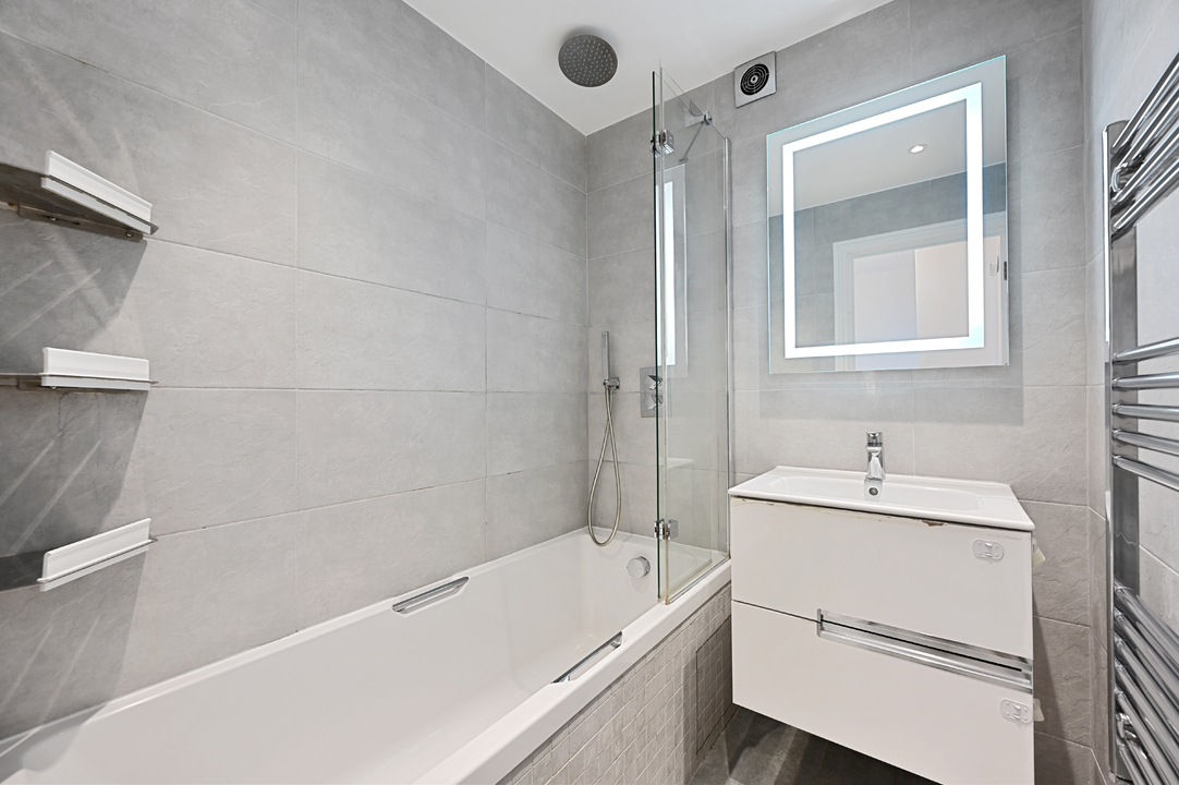 2 bed apartment to rent in The Grange, The Knoll, Ealing, London, W13  - Property Image 7