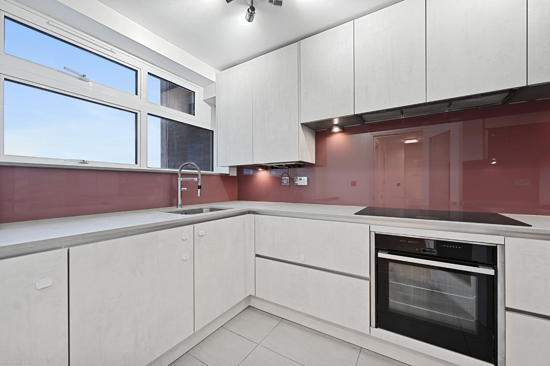 2 bed apartment to rent in The Grange, The Knoll, Ealing, London, W13  - Property Image 8