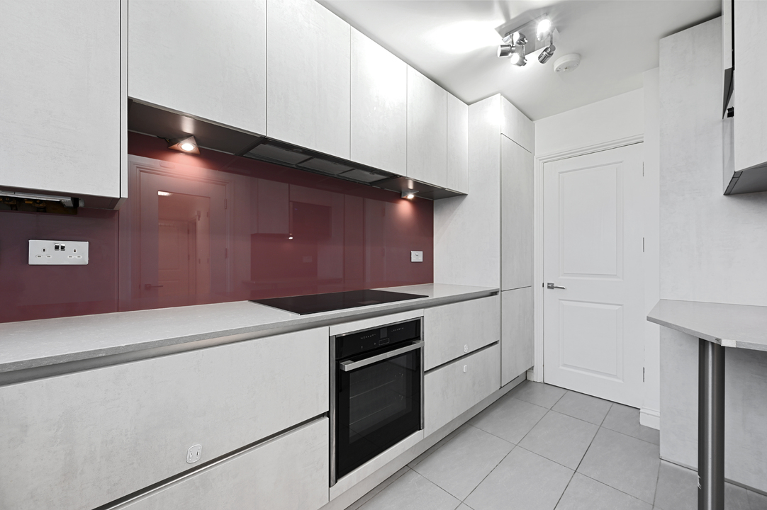 2 bed apartment to rent in The Grange, The Knoll, Ealing, London, W13  - Property Image 11