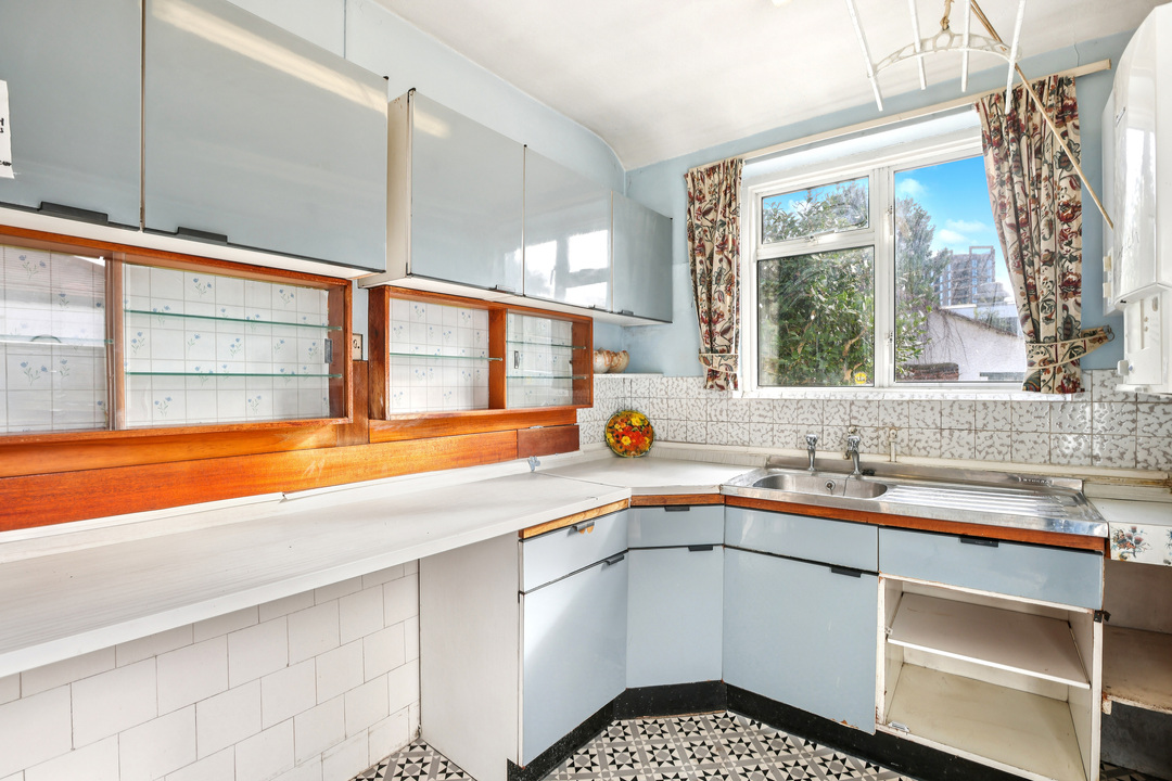 3 bed terraced house for sale in Princes Avenue, Acton, London, W3  - Property Image 3