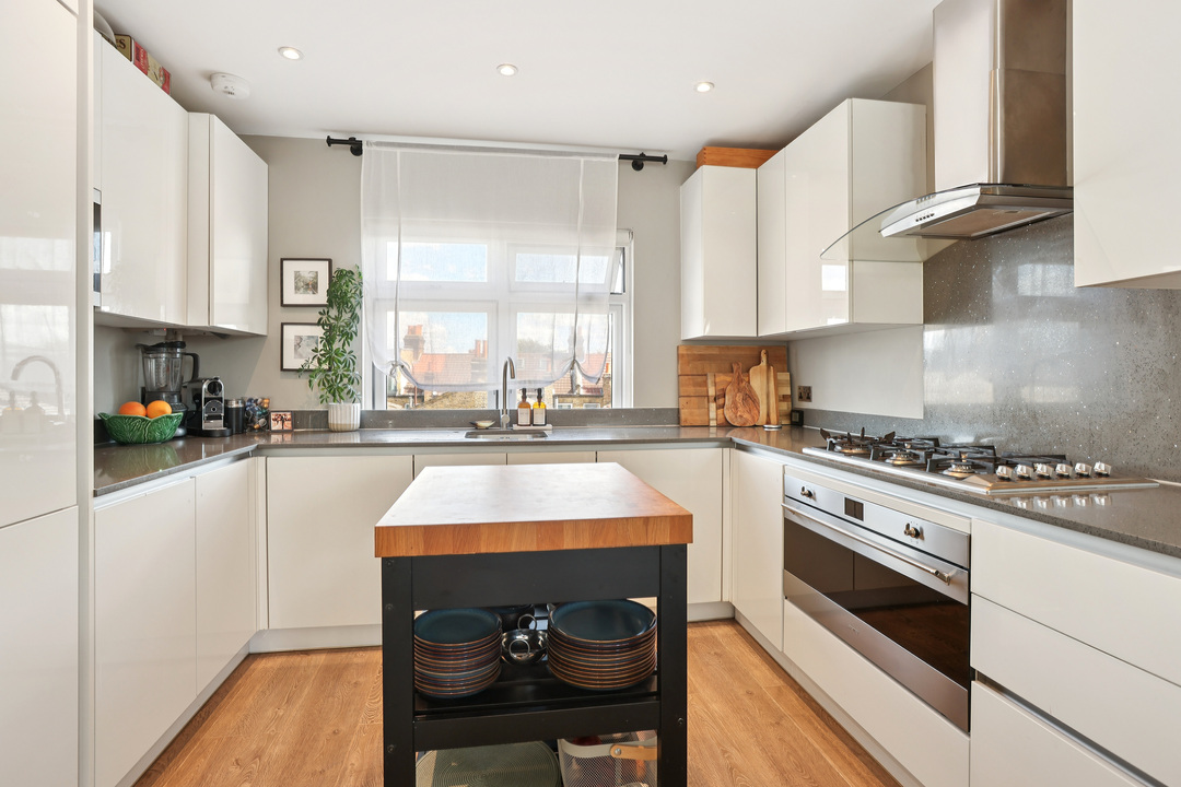 3 bed apartment for sale in St. Kilda Road, Ealing, London, W13  - Property Image 3