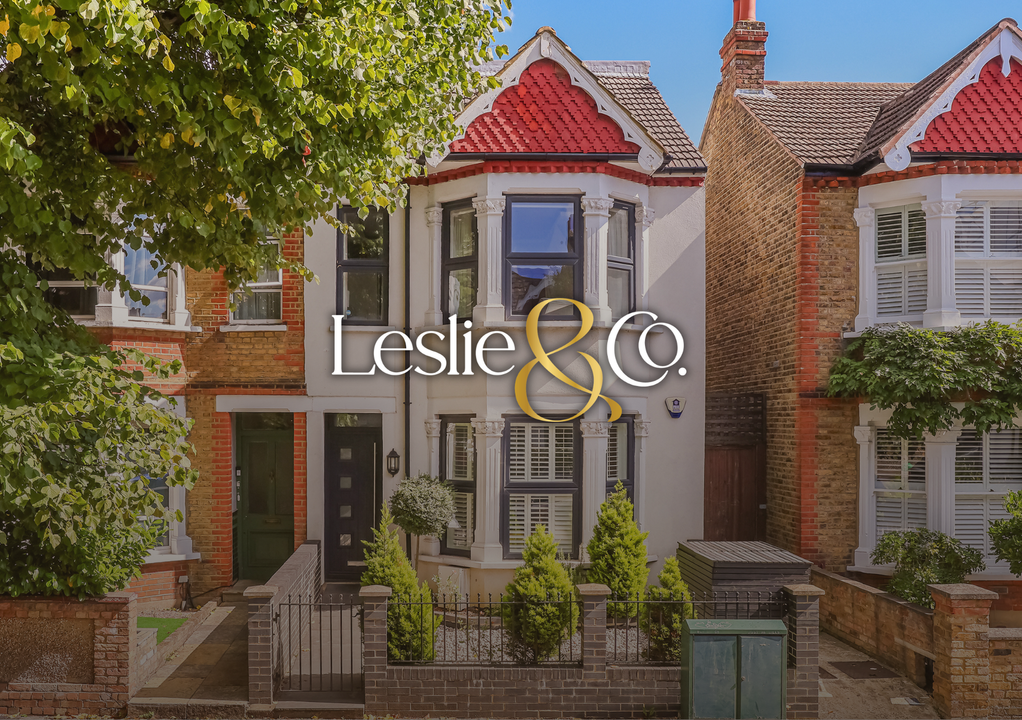 3 bed apartment for sale in St. Kilda Road, Ealing, London, W13