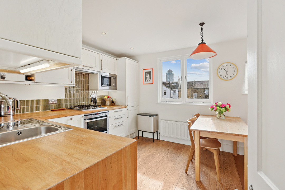 2 bed apartment for sale in Darwin Road, Ealing, London, W5  - Property Image 1