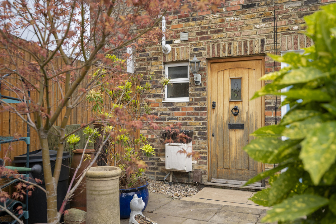 2 bed semi-detached house for sale in Bishops Road, Hanwell, London, W7  - Property Image 3