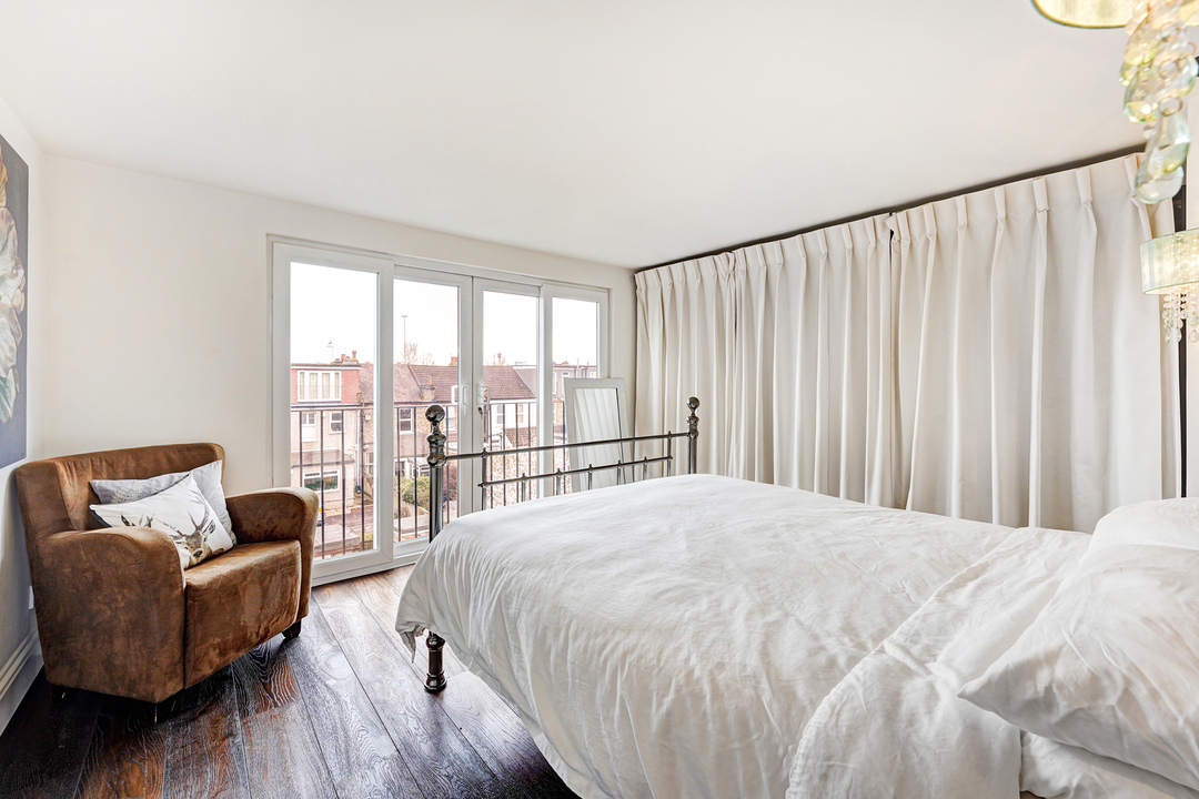 3 bed terraced house to rent in Cranmer Avenue, Ealing, Northfields, London, W13  - Property Image 5