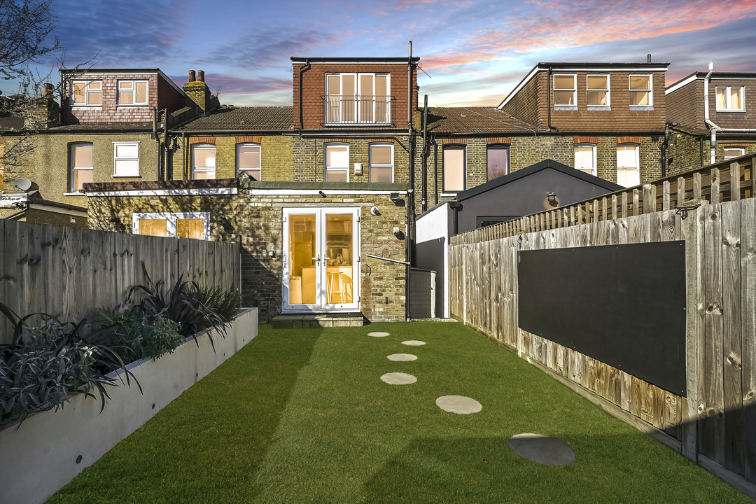 3 bed terraced house to rent in Cranmer Avenue, Ealing, Northfields, London, W13  - Property Image 23