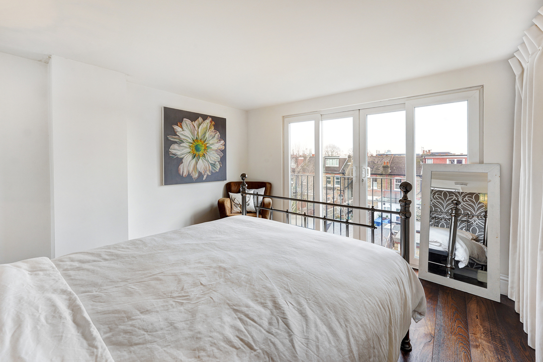 3 bed terraced house to rent in Cranmer Avenue, Ealing, Northfields, London, W13  - Property Image 10