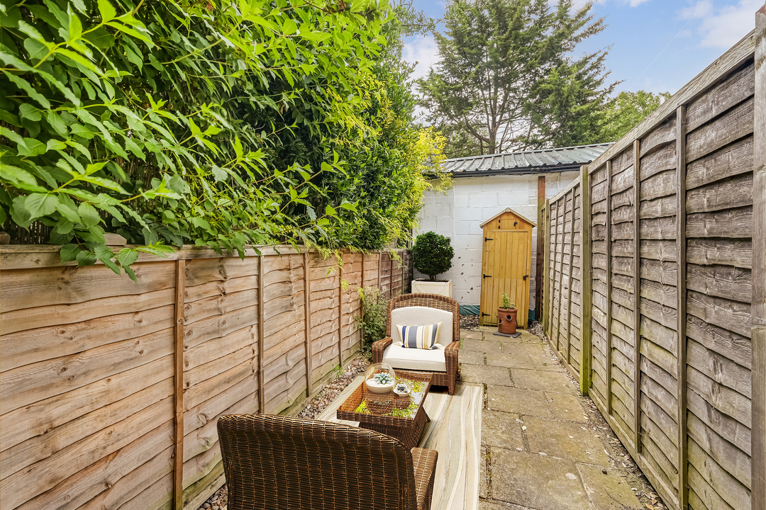 2 bed apartment for sale in Shirley Gardens, Hanwell, Ealing, London, W7  - Property Image 6