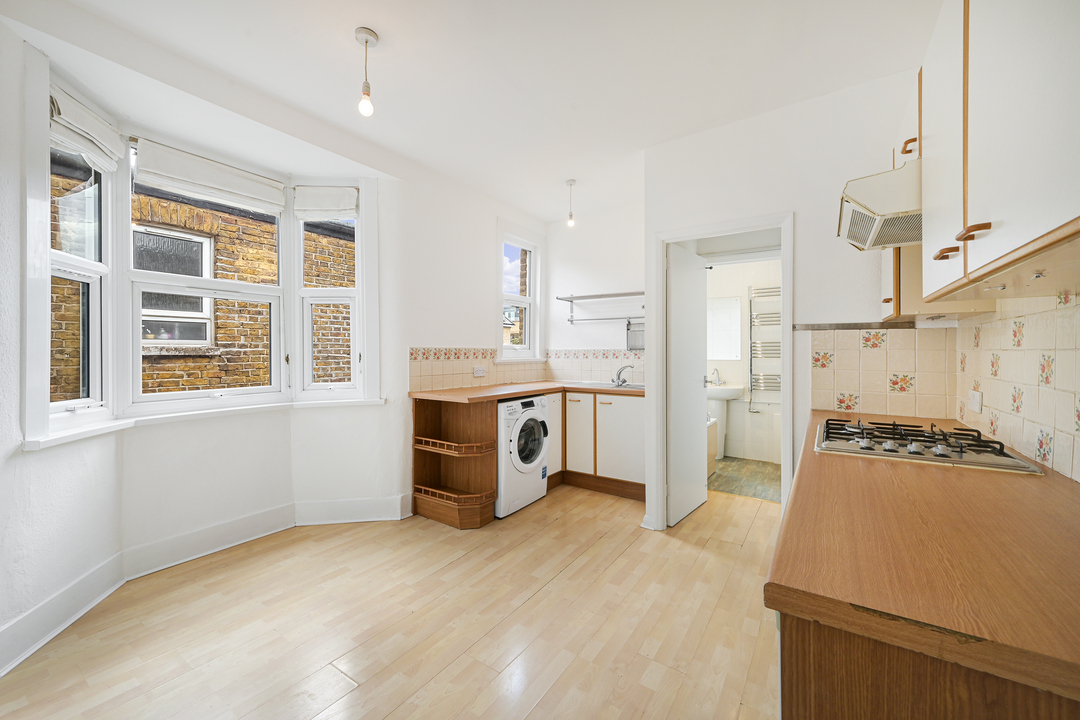 2 bed apartment for sale in Shirley Gardens, Hanwell, Ealing, London, W7  - Property Image 10
