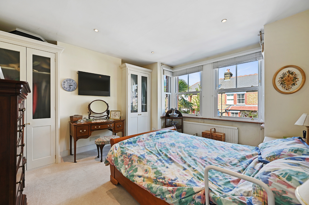 4 bed semi-detached house for sale in Kingsley Avenue, Ealing, London, W13  - Property Image 10