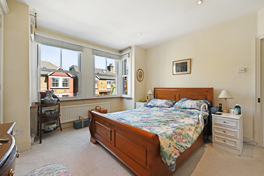 4 bed semi-detached house for sale in Kingsley Avenue, Ealing, London, W13  - Property Image 8