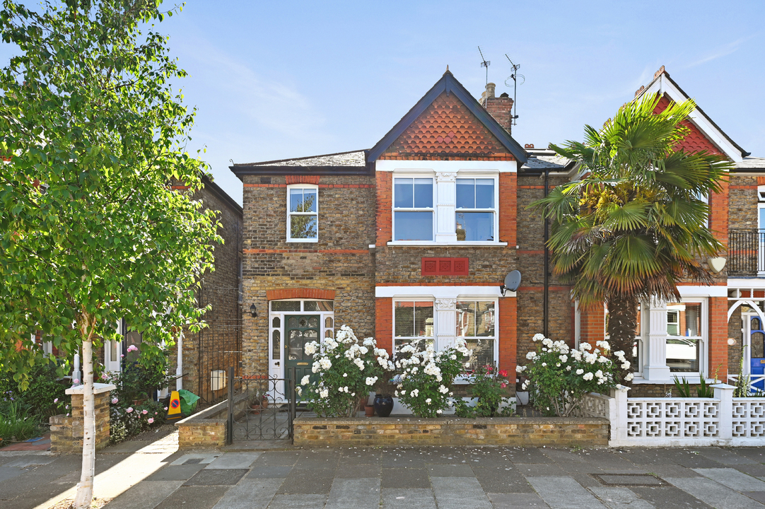 4 bed semi-detached house for sale in Kingsley Avenue, Ealing, London, W13 - Property Image 1