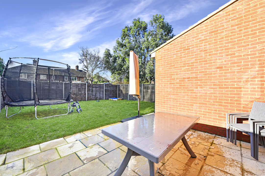 3 bed semi-detached house for sale in Harp Road, Hanwell, London, W7  - Property Image 4