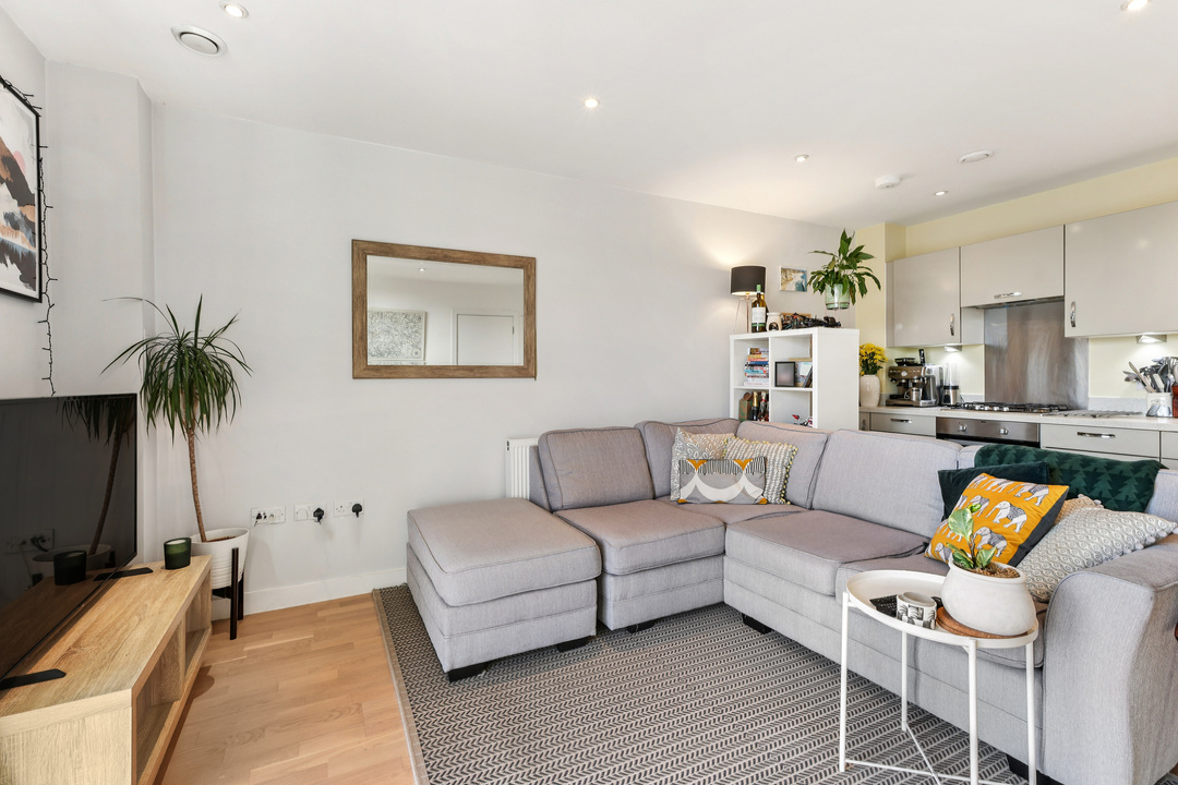 1 bed apartment for sale in Valley House, Manor Road, Ealing, London, W13  - Property Image 4