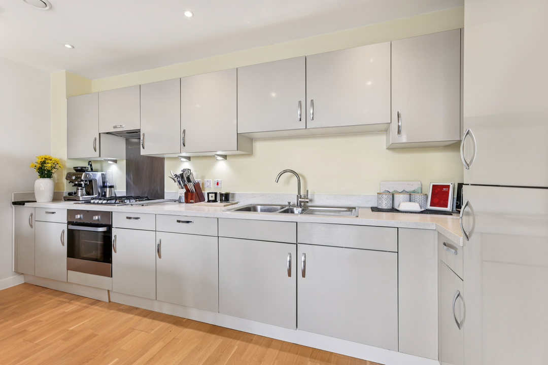 1 bed apartment for sale in Valley House, Manor Road, Ealing, London, W13  - Property Image 3