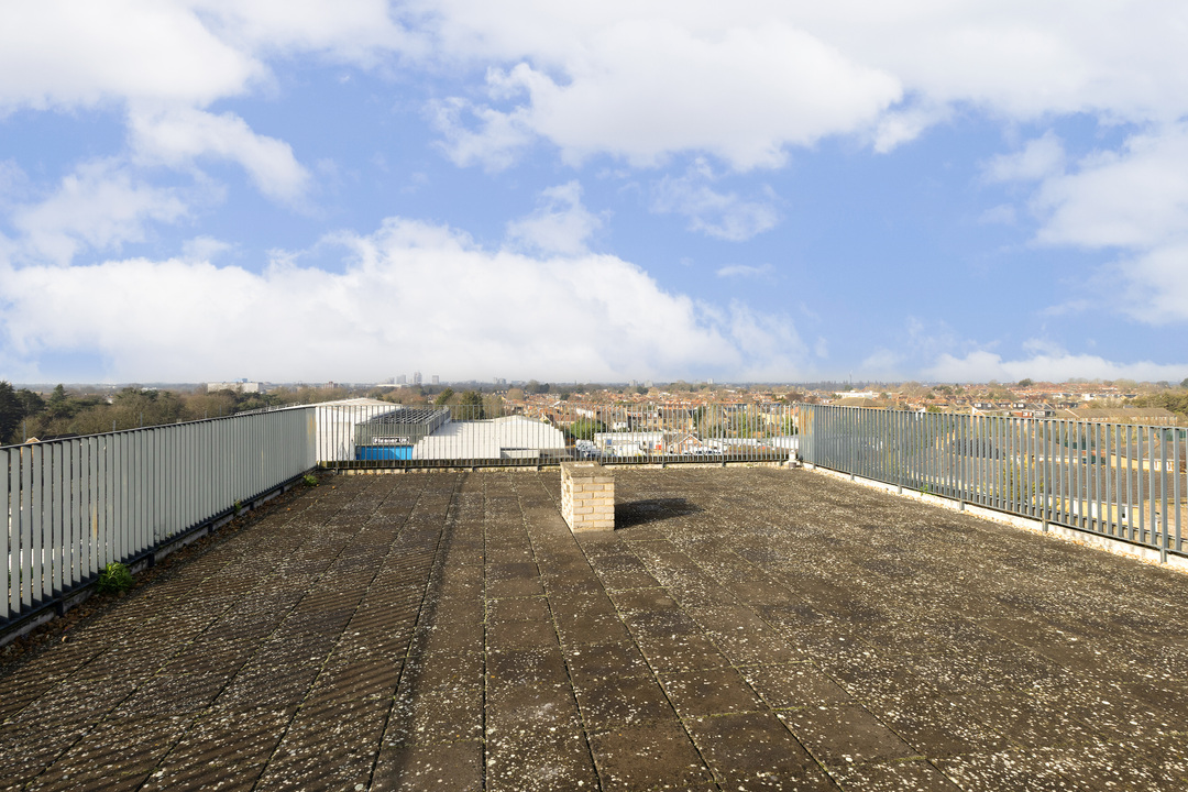 1 bed apartment for sale in Valley House, Manor Road, Ealing, London, W13  - Property Image 9