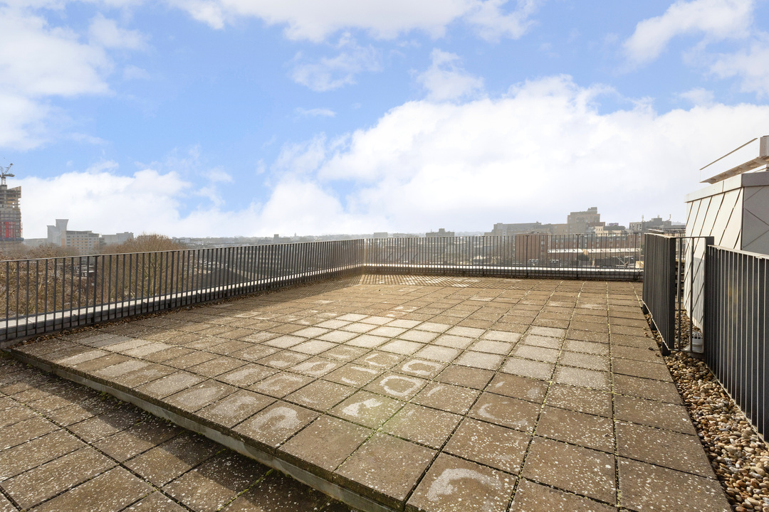 1 bed apartment for sale in Valley House, Manor Road, Ealing, London, W13  - Property Image 11