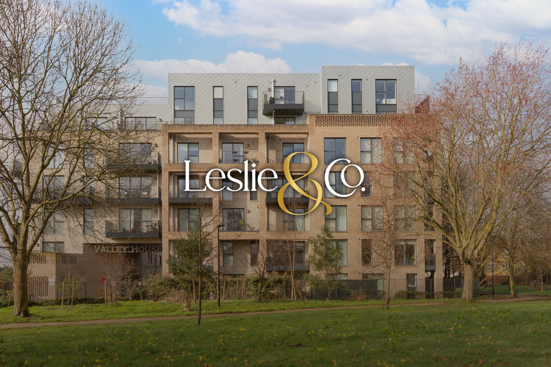 1 bed apartment for sale in Valley House, Manor Road, Ealing, London, W13 - Property Image 1
