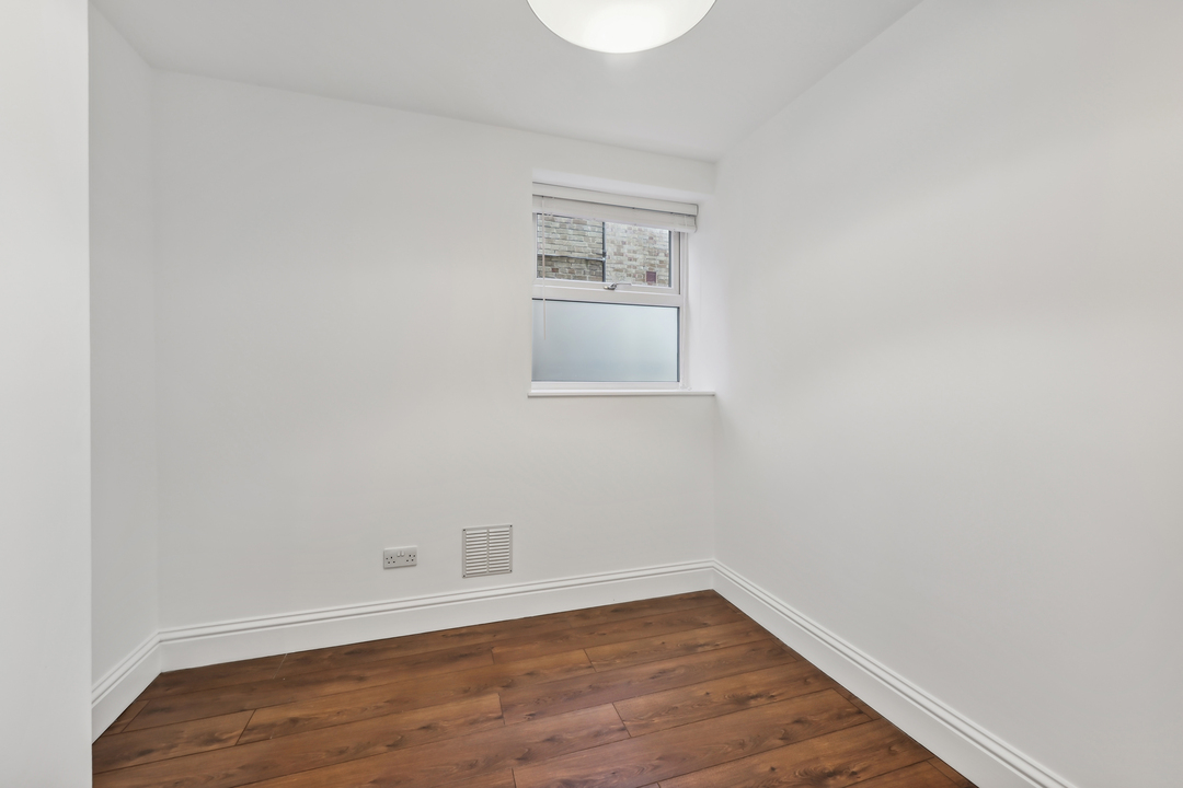 3 bed apartment to rent in Windsor Road, Ealing, London, W5  - Property Image 17