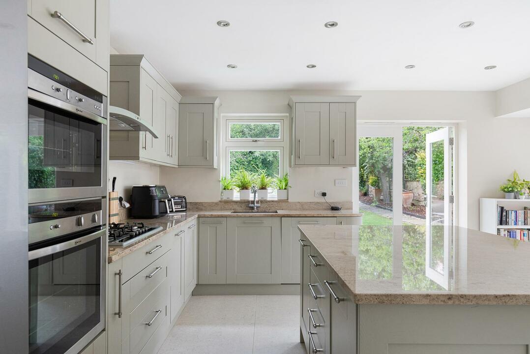 6 bed detached house to rent in Eaton Rise, Ealing, London, W5  - Property Image 14