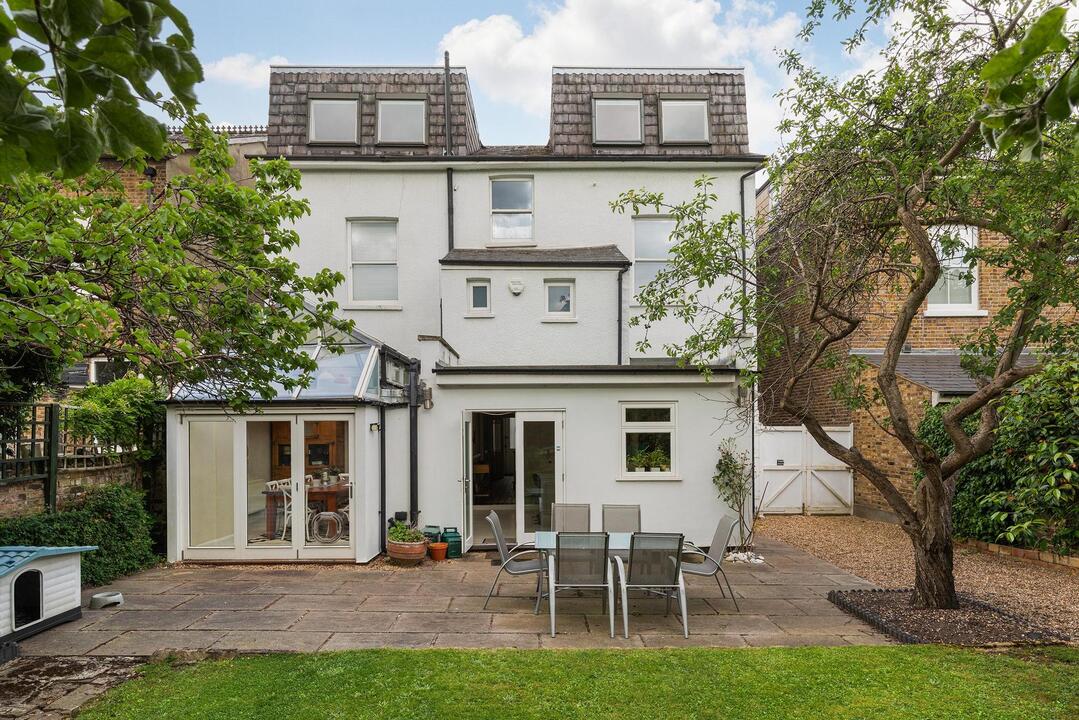 6 bed detached house to rent in Eaton Rise, Ealing, London, W5  - Property Image 9