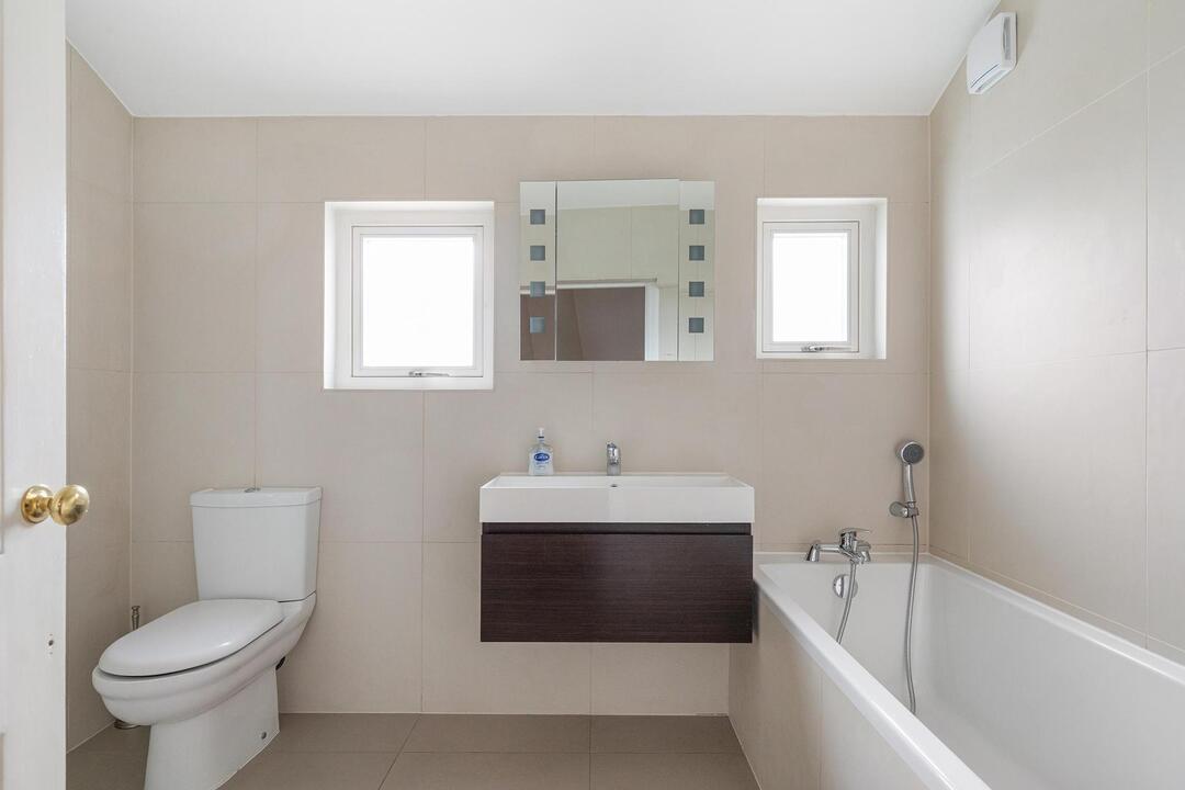 6 bed detached house to rent in Eaton Rise, Ealing, London, W5  - Property Image 15