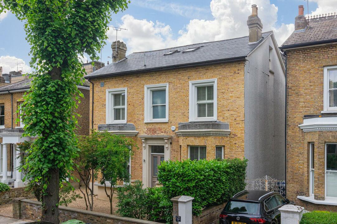 6 bed detached house to rent in Eaton Rise, Ealing, London, W5  - Property Image 6