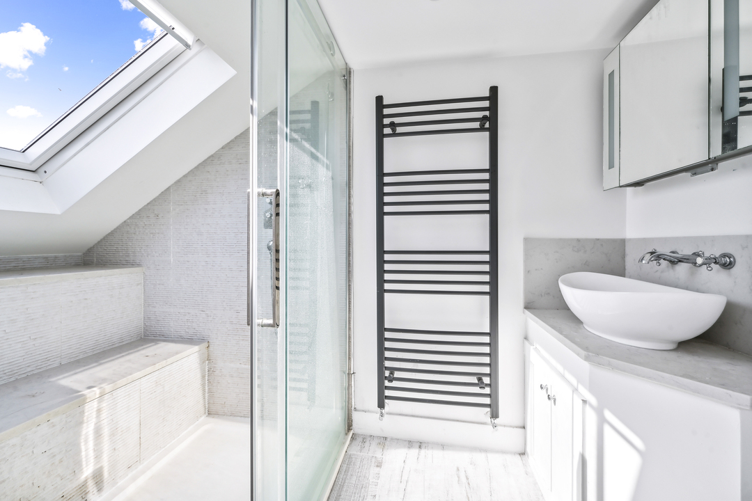 5 bed semi-detached house to rent in Lynton Avenue, Ealing, London, W13  - Property Image 18