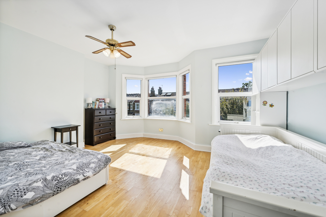 5 bed semi-detached house to rent in Lynton Avenue, Ealing, London, W13  - Property Image 6