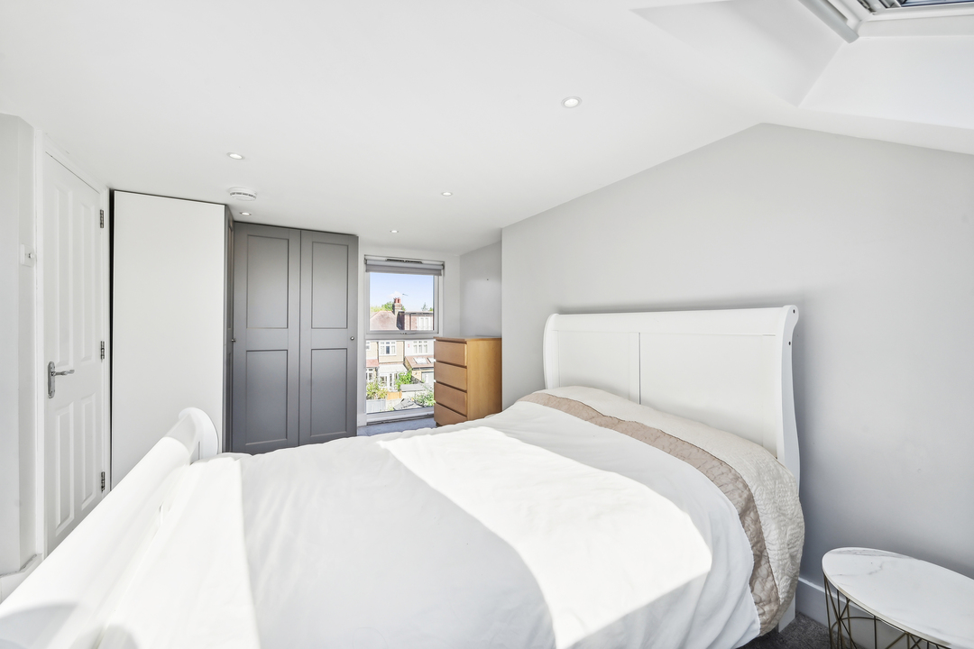 5 bed semi-detached house to rent in Lynton Avenue, Ealing, London, W13  - Property Image 13