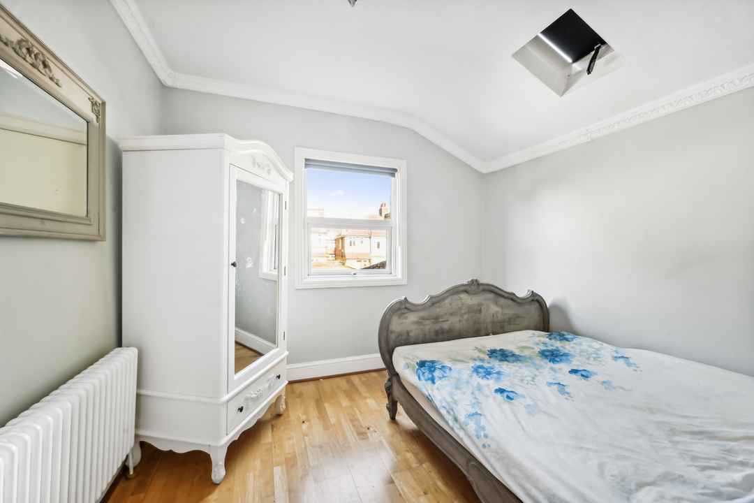 5 bed semi-detached house to rent in Lynton Avenue, Ealing, London, W13  - Property Image 14