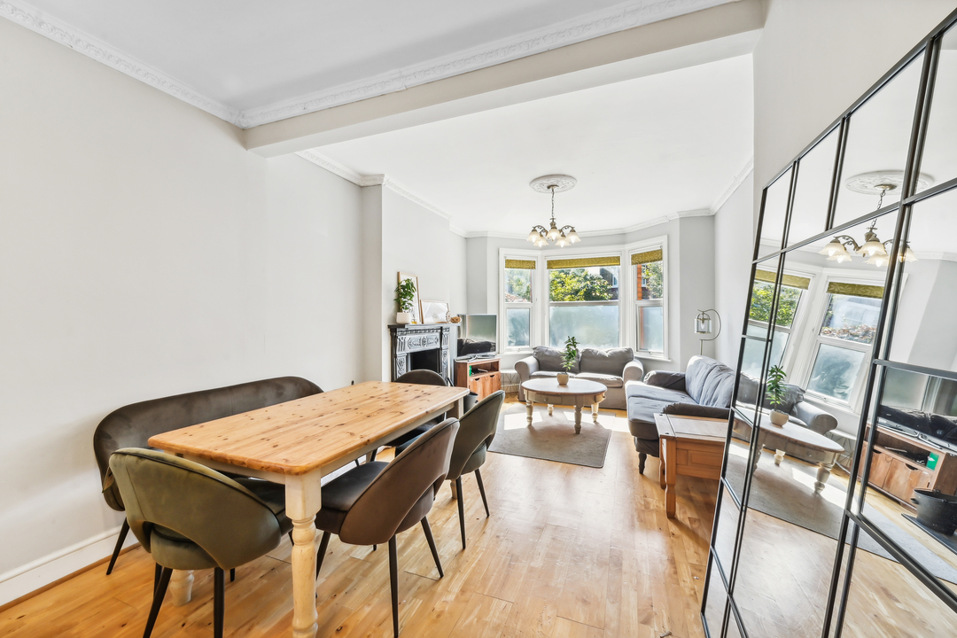 5 bed semi-detached house to rent in Lynton Avenue, Ealing, London, W13  - Property Image 2