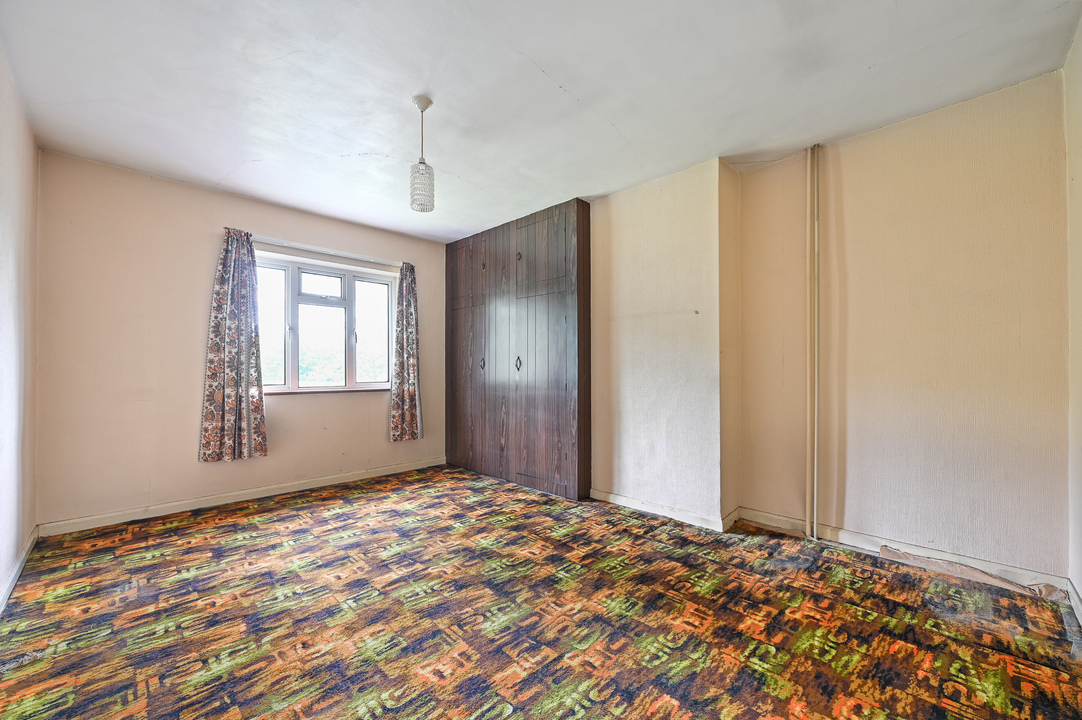 3 bed end of terrace house for sale in Carville Crescent, Brentford, London, TW8  - Property Image 5