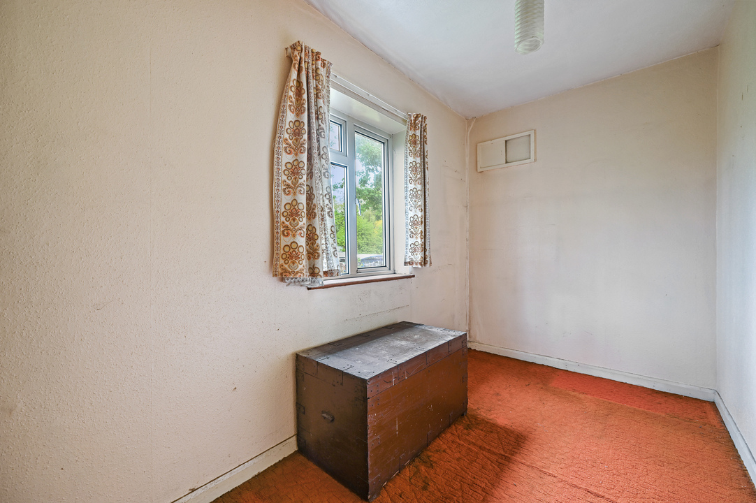 3 bed end of terrace house for sale in Carville Crescent, Brentford, London, TW8  - Property Image 8