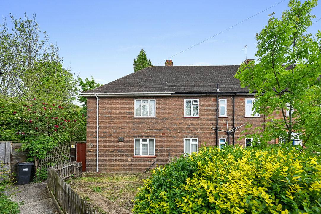 3 bed end of terrace house for sale in Carville Crescent, Brentford, London, TW8  - Property Image 3