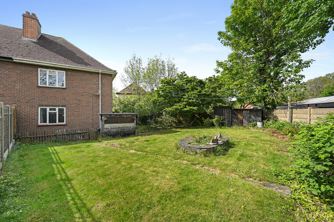 3 bed end of terrace house for sale in Carville Crescent, Brentford, London, TW8