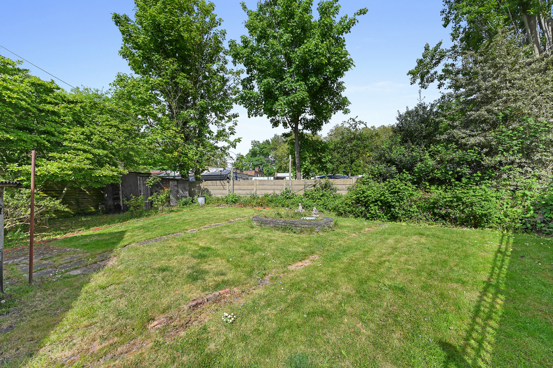 3 bed end of terrace house for sale in Carville Crescent, Brentford, London, TW8  - Property Image 9