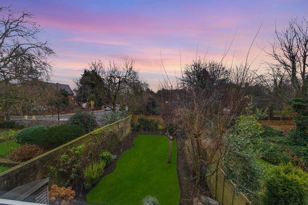 3 bed terraced house for sale in Heronsforde, Ealing, London, W13  - Property Image 4