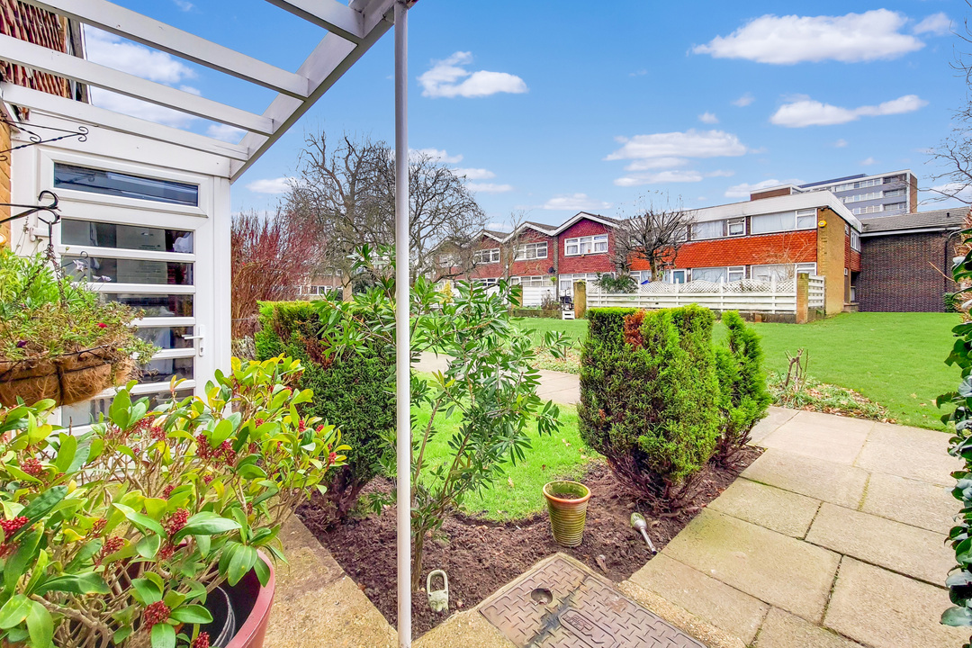 3 bed terraced house for sale in Heronsforde, Ealing, London, W13  - Property Image 14