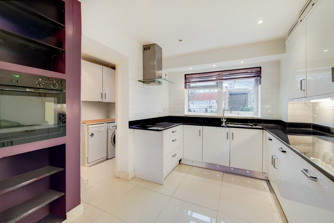 3 bed terraced house for sale in Heronsforde, Ealing, London, W13  - Property Image 3