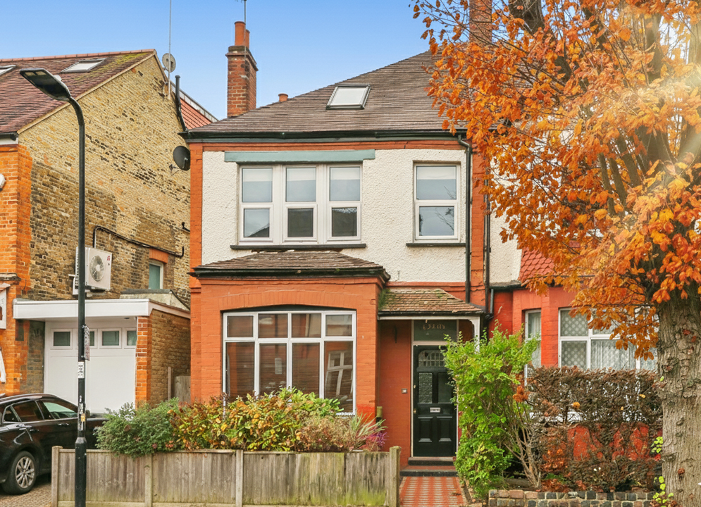 2 bed apartment for sale in Balfour Avenue, Hanwell, London, W7  - Property Image 2