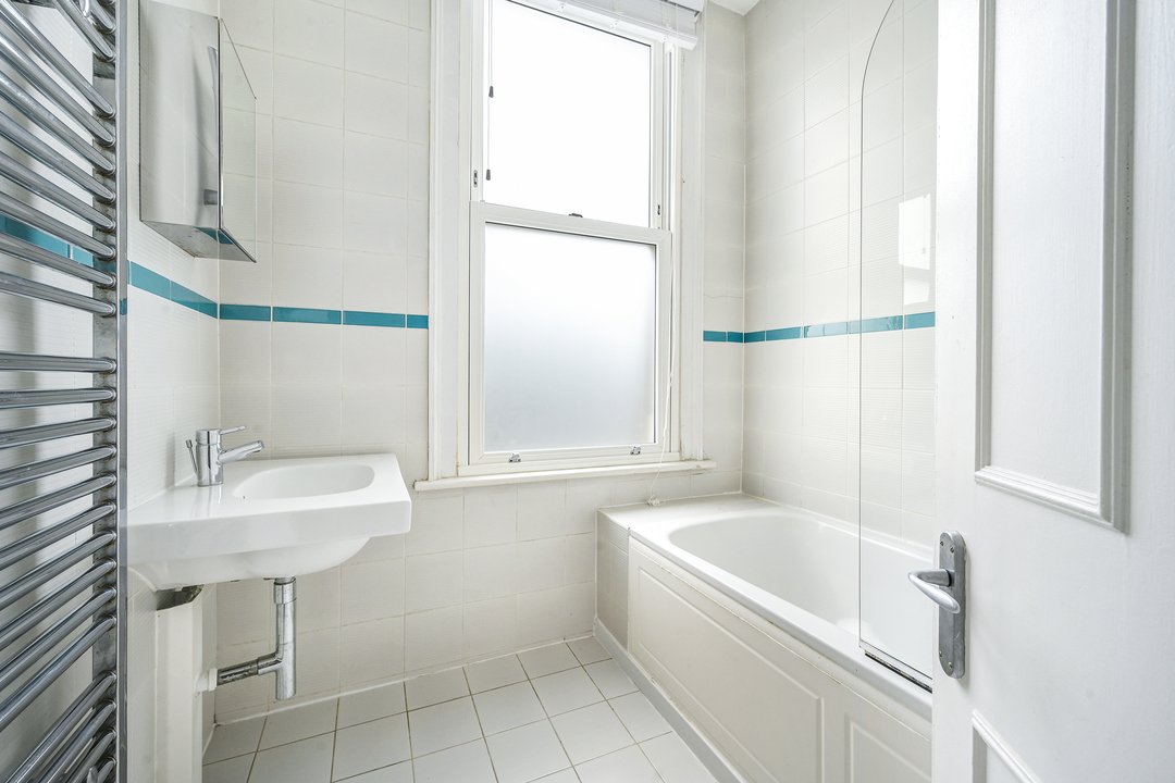 2 bed apartment to rent in Mattock Lane, Ealing, London, W13  - Property Image 8