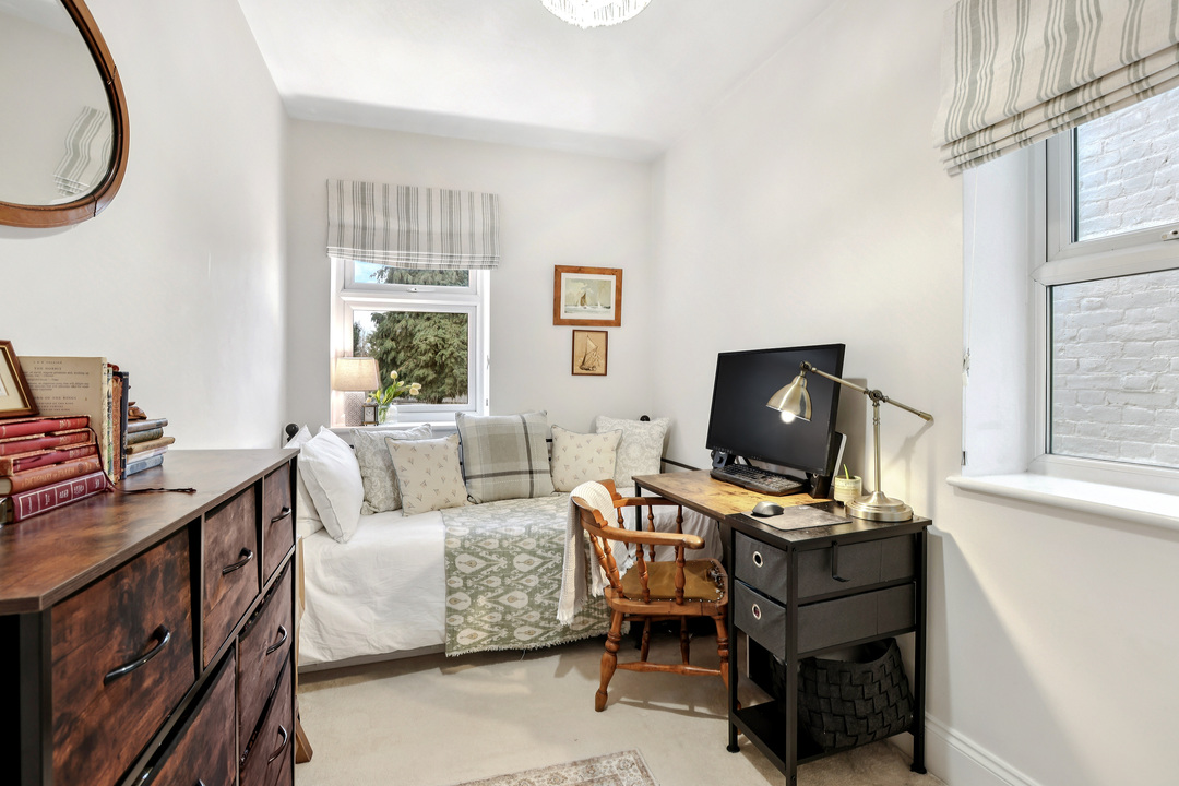 2 bed apartment for sale in Woodlands Grove, Isleworth, Greater London  - Property Image 19