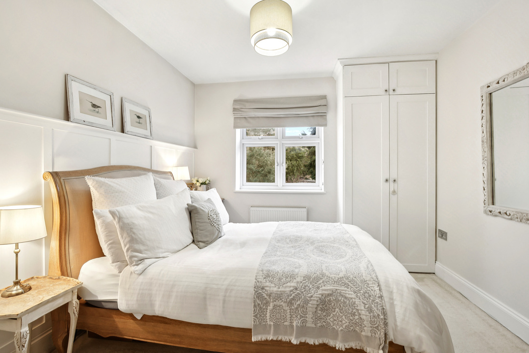 2 bed apartment for sale in Woodlands Grove, Isleworth, Greater London  - Property Image 17