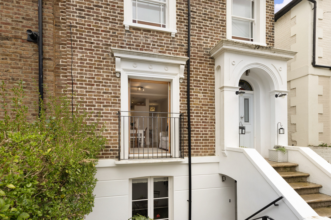 2 bed apartment for sale in Woodlands Grove, Isleworth, Greater London  - Property Image 7