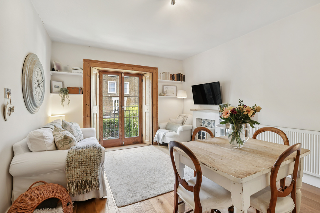 2 bed apartment for sale in Woodlands Grove, Isleworth, Greater London  - Property Image 8