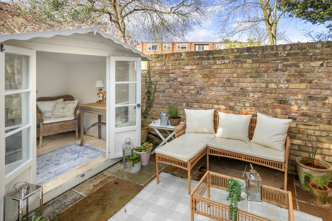 2 bed apartment for sale in Woodlands Grove, Isleworth, Greater London  - Property Image 4